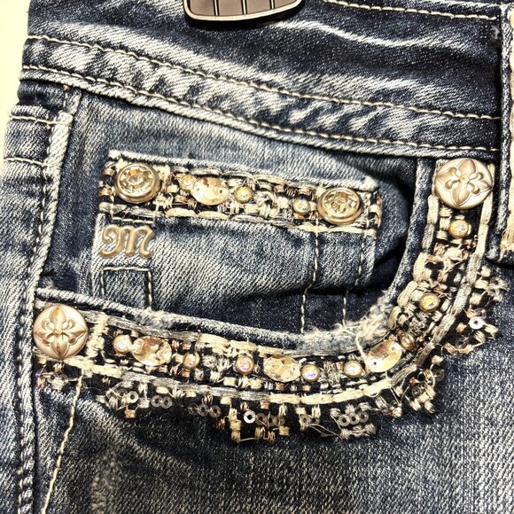 Miss Me Signature Crop, Size W29/L24 - Picture 6 of 6